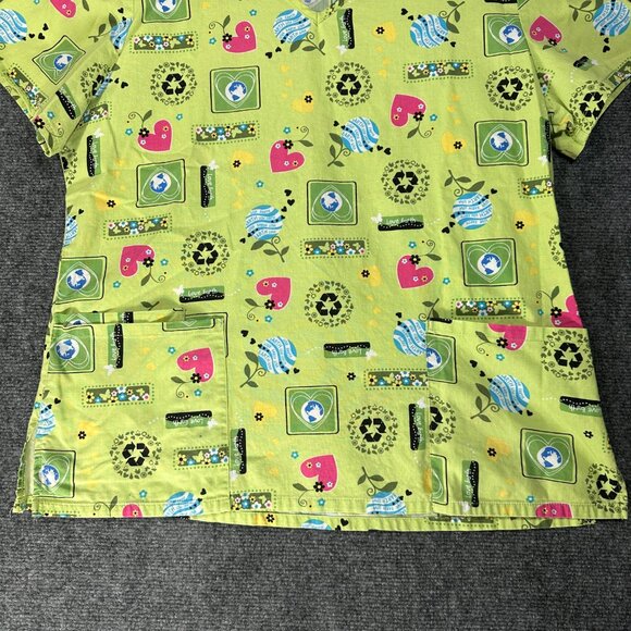 ScrubStar Top Size Medium  Short Sleeve Pockets V Neck Green Earth Heart Print - Picture 2 of 9